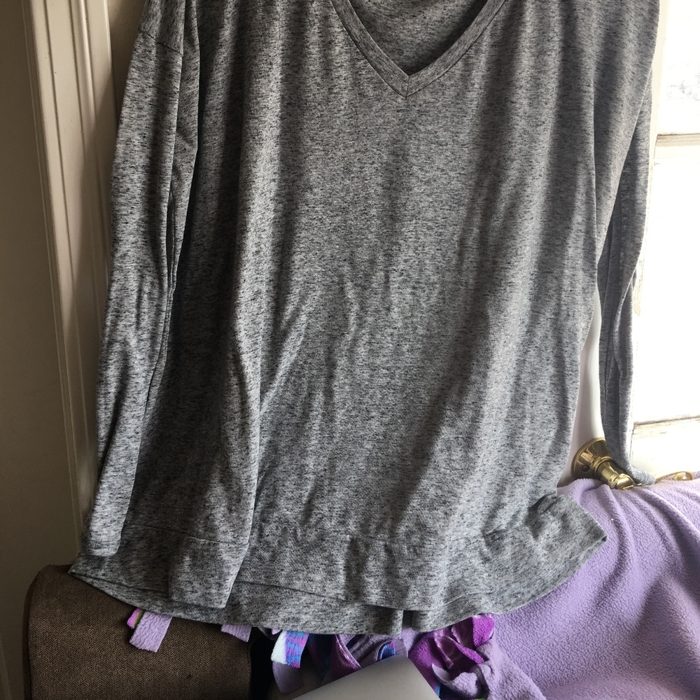 Top - Picture 2 of 4